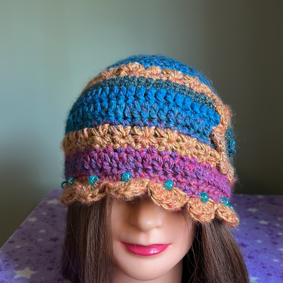 Crochet flower beanie medium/adult :large/child size soft acrylic yarn new - Picture 3 of 6